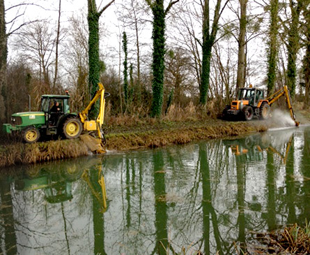 Faucardage, curage de plans d'eau avec Saint Eloy Paysage Pro dans le Cher (18)